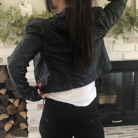 Leather Jacket - Picture 4 of 11
